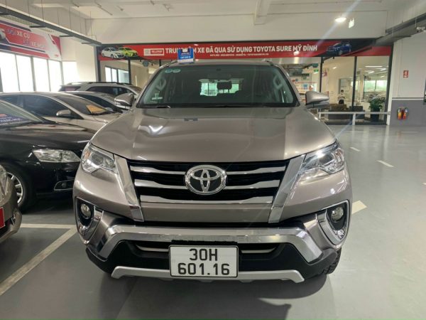 Toyota Fortuner 2.4 (4x2)-AT 2020 Màu Đồng